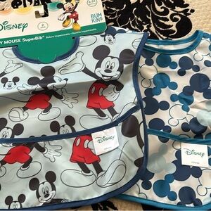 Mickey baby bib set